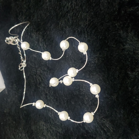 Vintage Pearl Necklace - Picture 2 of 10